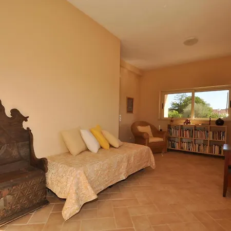 Mira - V006 Villa Lagos