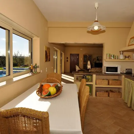 Villa Mira - V006 Lagos