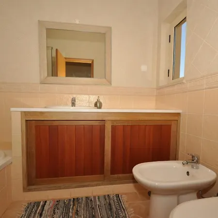 Mira - V006 Villa Lagos