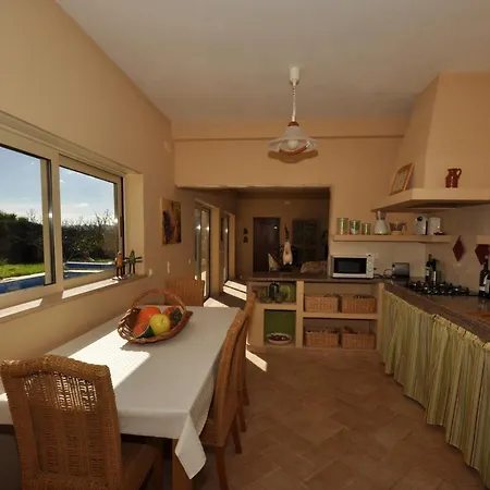 Mira - V006 Villa Lagos